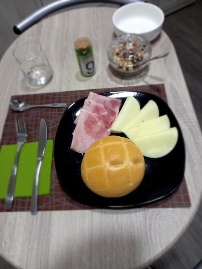 Sorbara B&B Km 198 - Letto E Colazione المظهر الخارجي الصورة