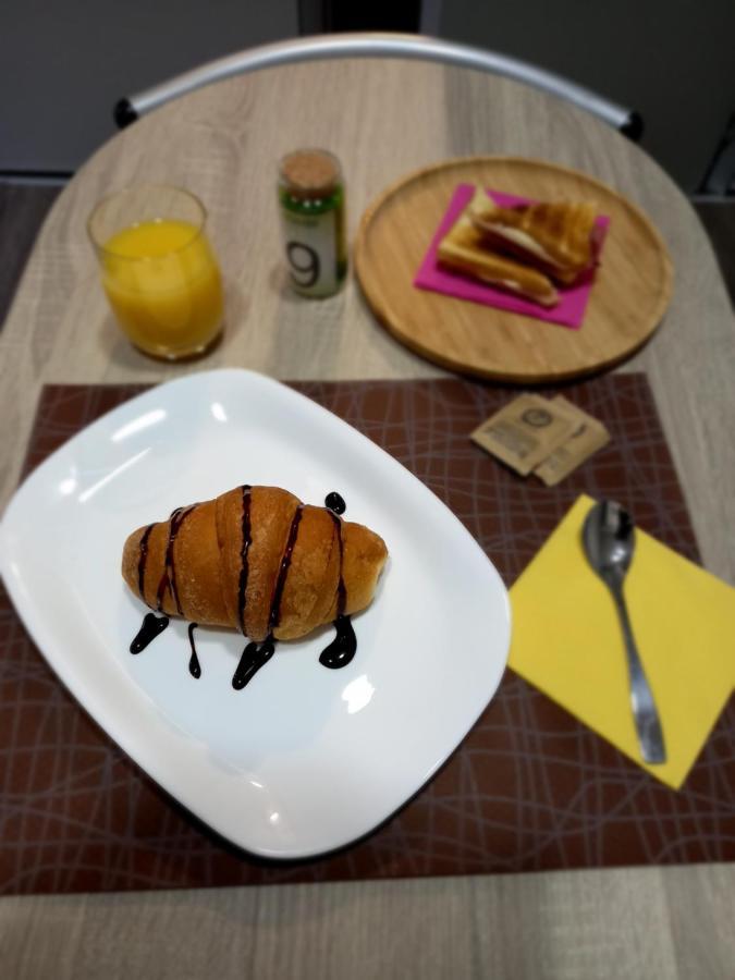 Sorbara B&B Km 198 - Letto E Colazione المظهر الخارجي الصورة